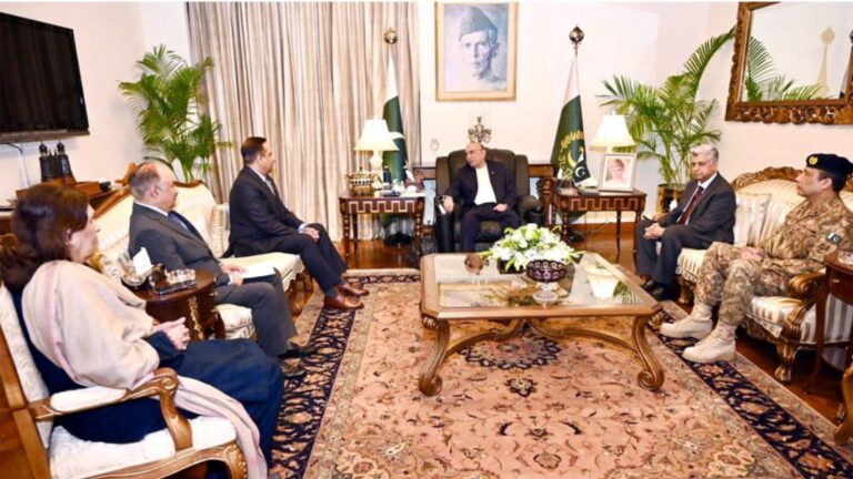 President Zardari Meets Pakistan’s Envoy to Jordan to Discuss Regional Ties