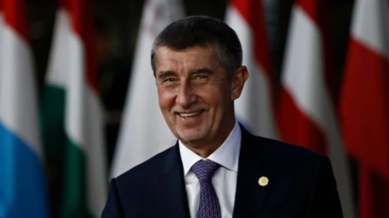 xhn_czech_prime_minister_backs_proposal_ban_social_media_2026-2-9