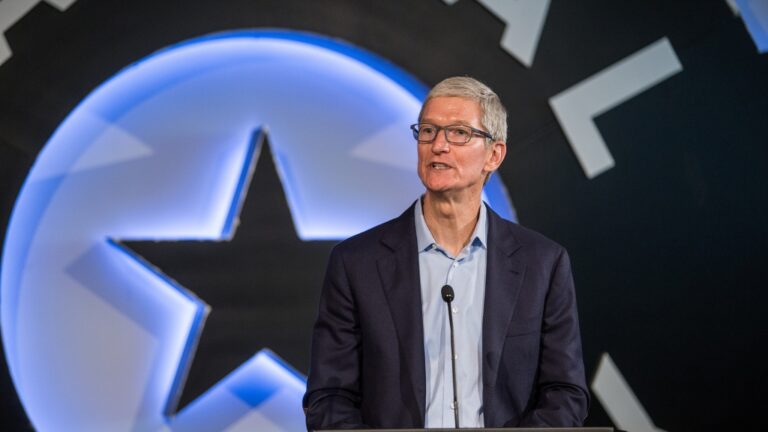 Tim Cook Apple Leadership